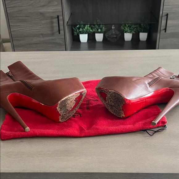 Christian Louboutin Brown Leather Platform Ankle Boots with Red Sole - Picture 5 of 5